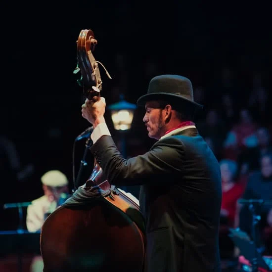 The Jazz Room: Tributo a Frank Sinatra y Louis Armstrong en Long Rock