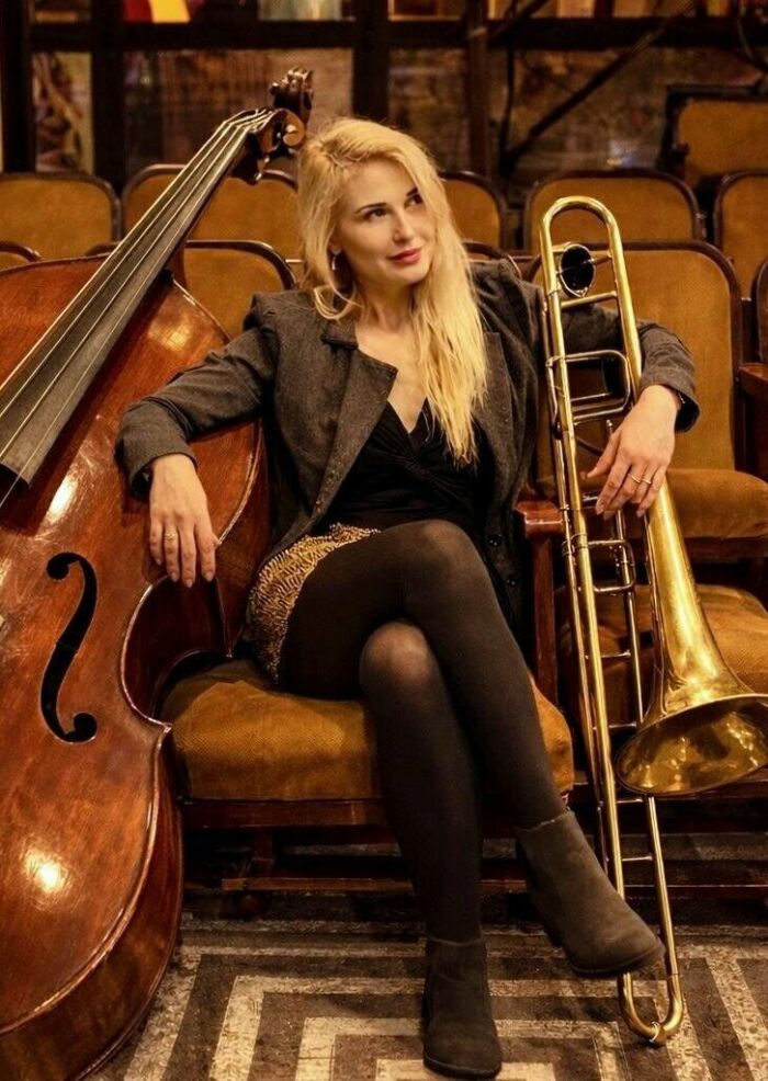 ZOE AND THE LONG PLAY BAND