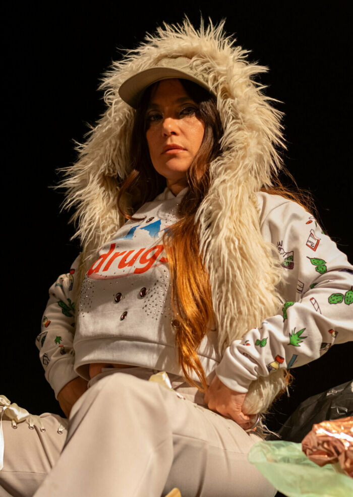 Sara Hebe en Uviéu en Lata de Zinc