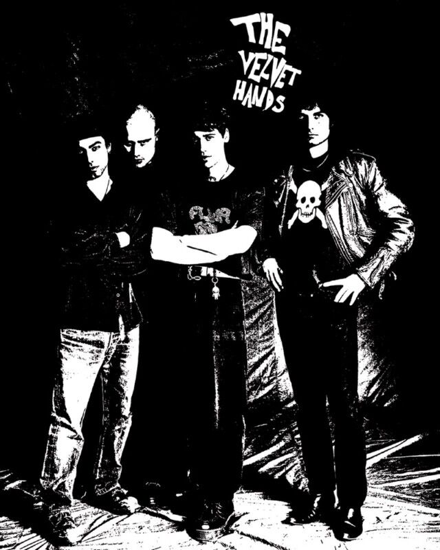 THE VELVET HANDS en Hangar 48