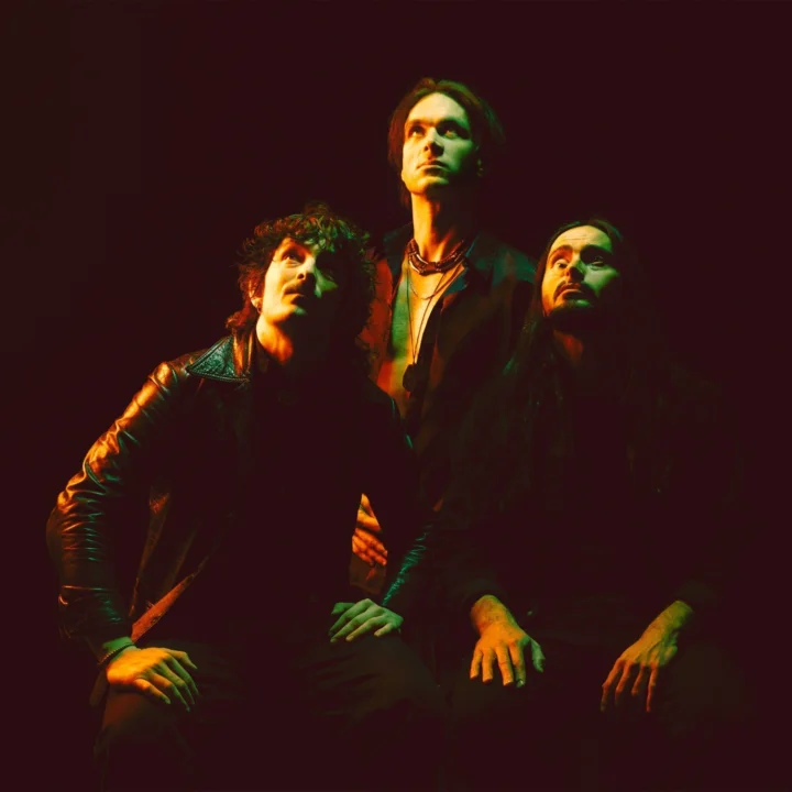 ★ DIRTY SOUND MAGNET en la Sala Upload - ★