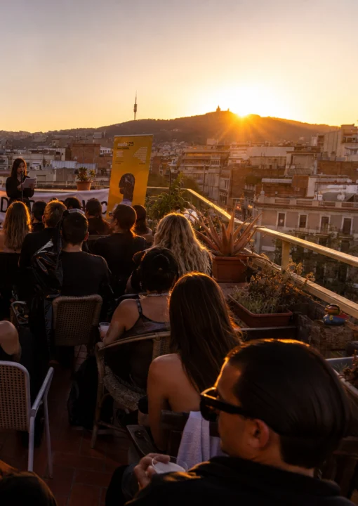 TECHNOPOÉSIE: electrónica, poesía, performance  Rooftop