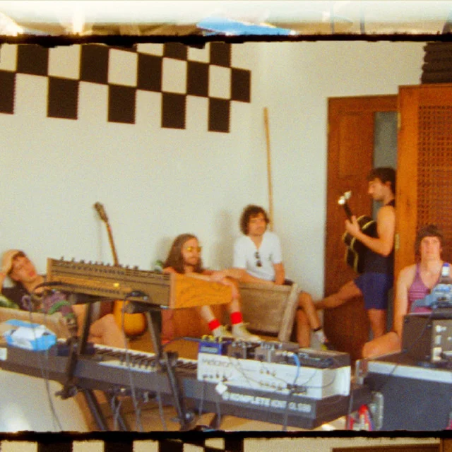 The Strokes – Reality Awaits